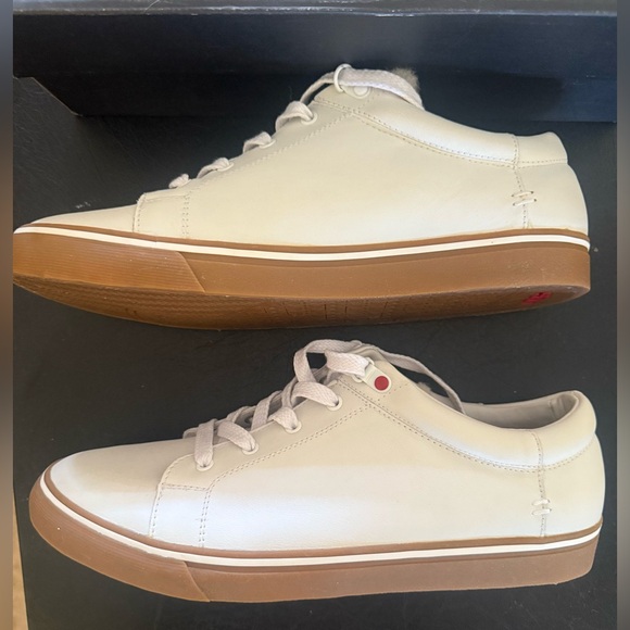 UGG Men's Brock Luxe White Cream Leather Sneakers with Gum Rubber Sole size 10 - Picture 4 of 12